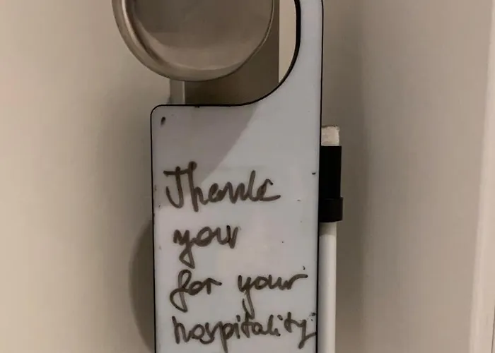 Home-rose-garden-gaestehaus Kontaktloser Zugang Pensión Düsseldorf